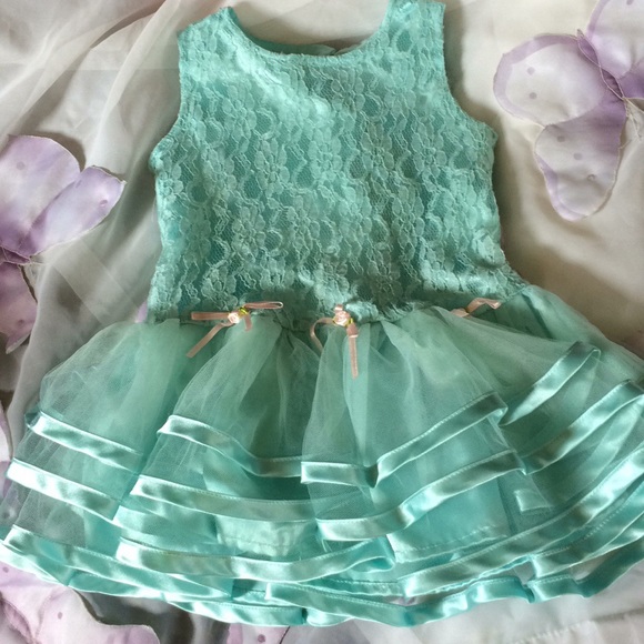 Dress - Picture 1 of 4